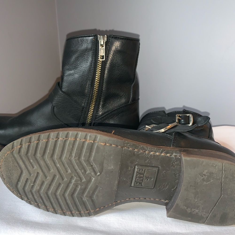 Frye - Picture 3 of 3